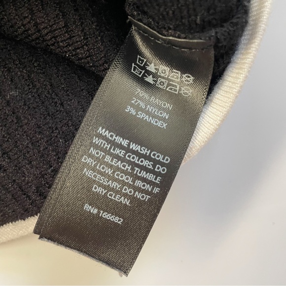 House of Harlow 1960 Ribbed Black and White Contrast Trim Cropped Sweater Tank - Picture 3 of 4